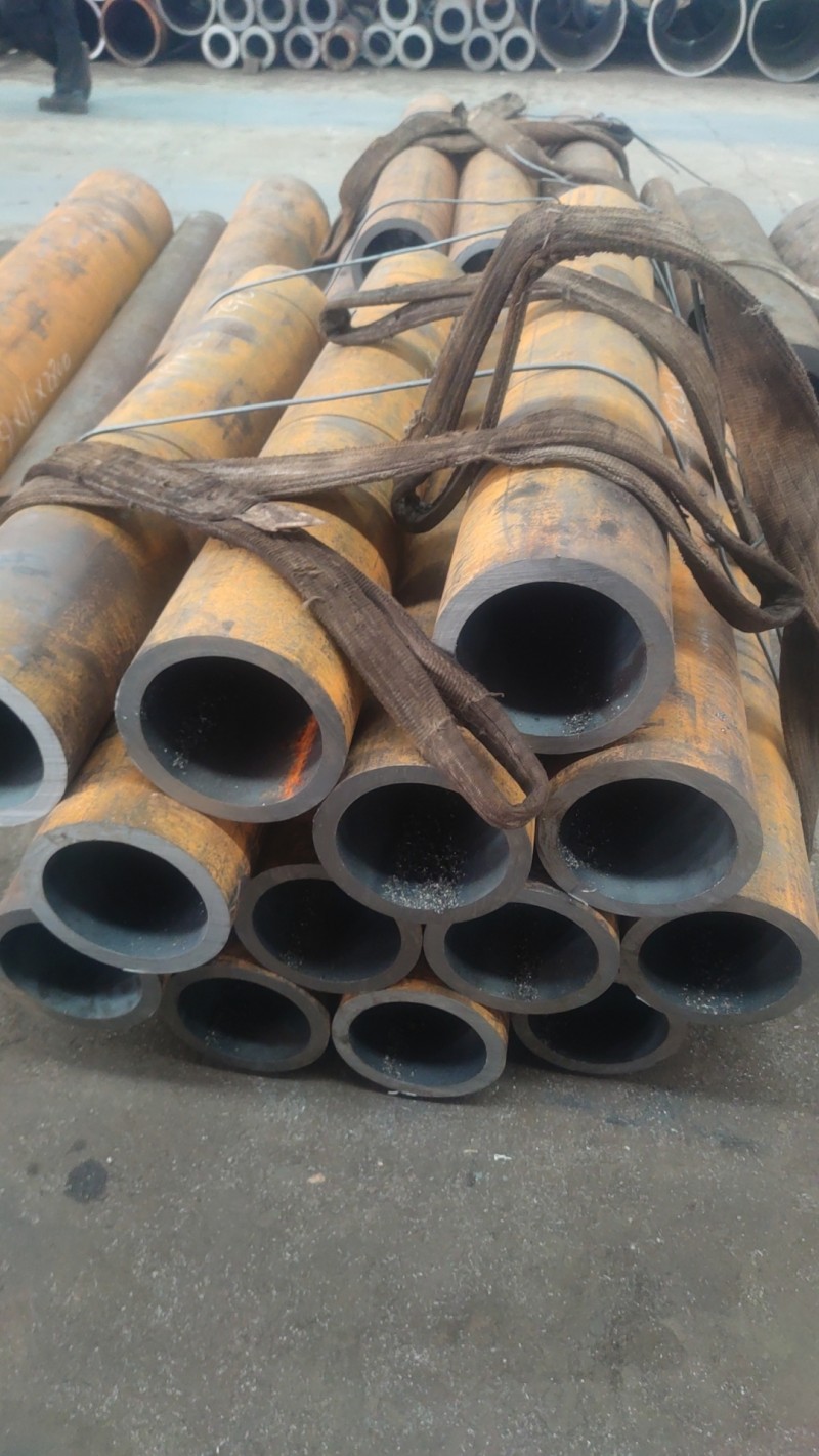 宁陕宁陕宁陕15CrMoG无缝钢管切割